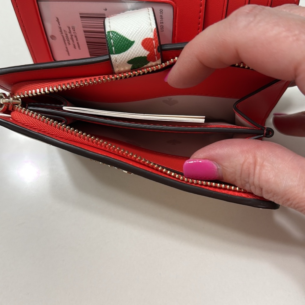 Kate Spade white Floral Wallet - Picture 7 of 7